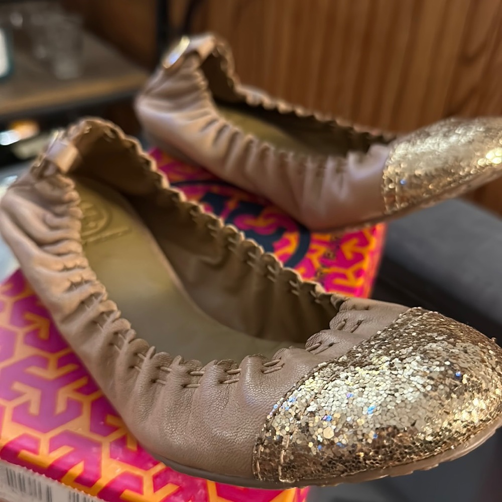 Brand New Tory Burch - Lamb Leather & Glitter Ballerina Flats - Size 8